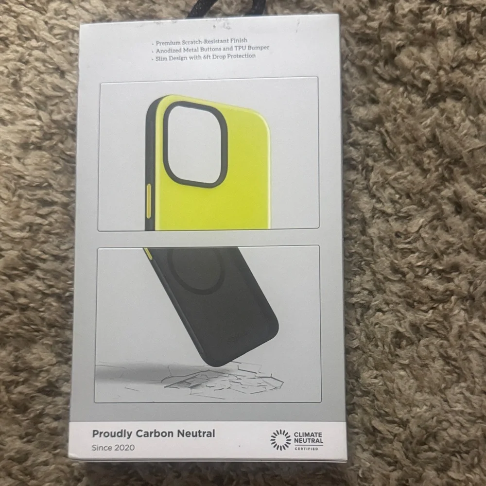 Nomad Sport Case in high Volta for iPhone 14 Pro Max - Picture 5 of 6